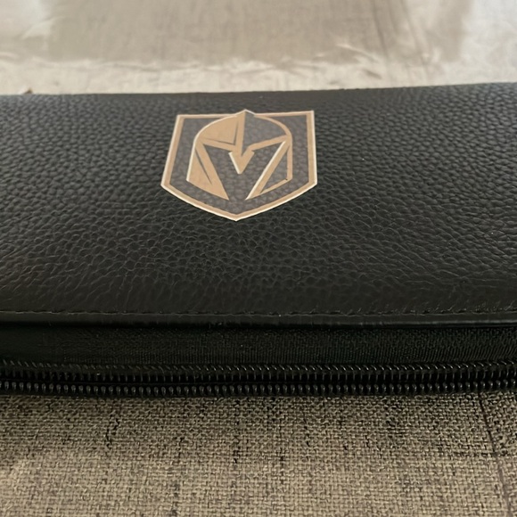 Las Vegas Golden Knights Clutch Wallet - Picture 5 of 6